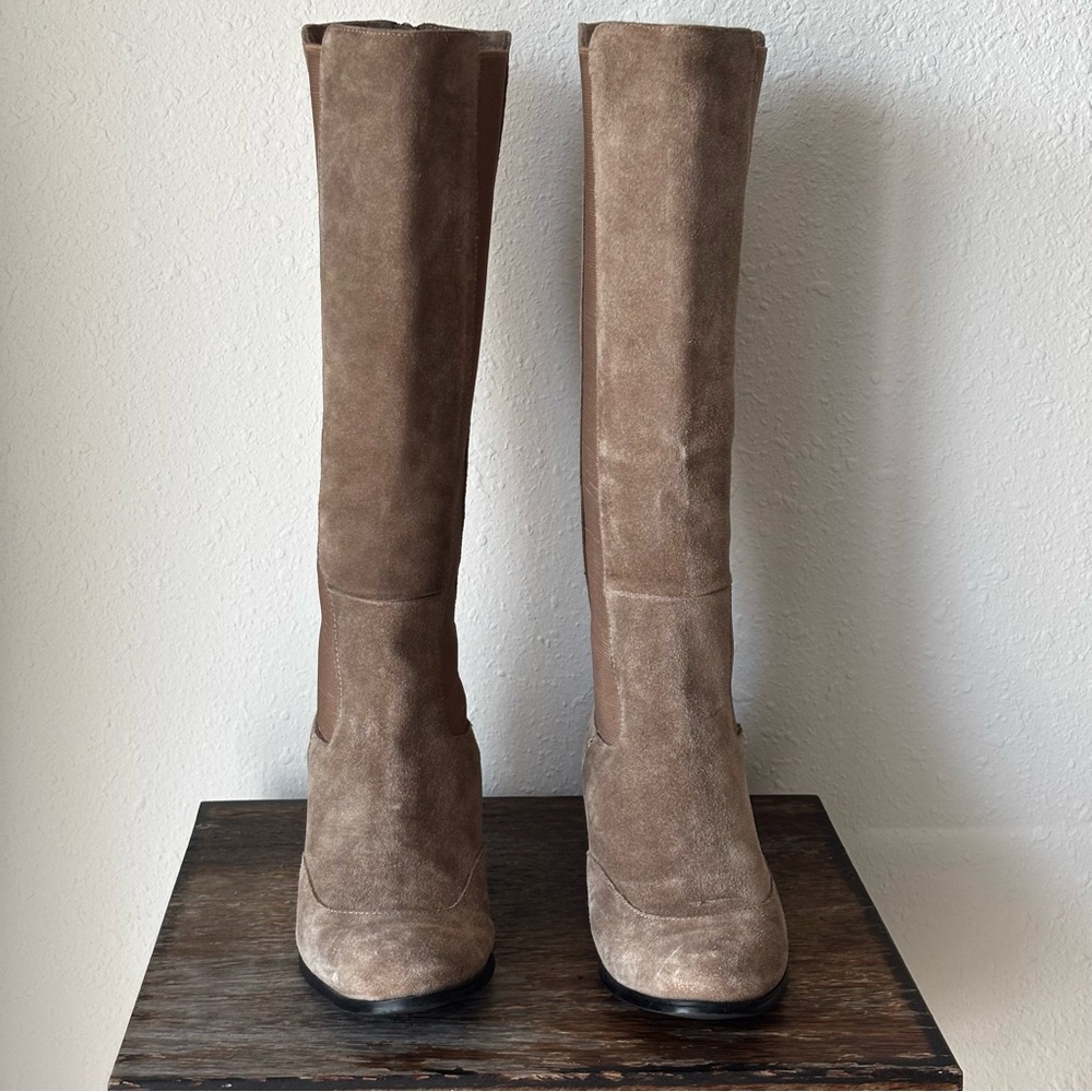 Chico’s Tan Leather Knee High Boots Stretch Panel -Low Block Heel Size 7.5M